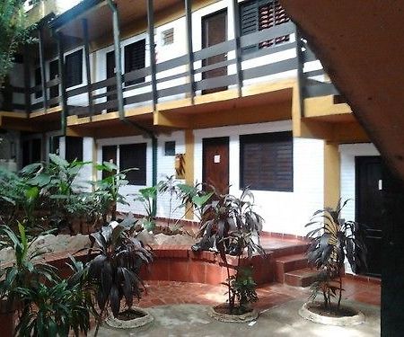 אסונסיון Residencia Leones De Castilla מראה חיצוני תמונה