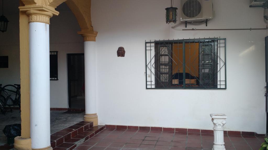 אסונסיון Residencia Leones De Castilla מראה חיצוני תמונה