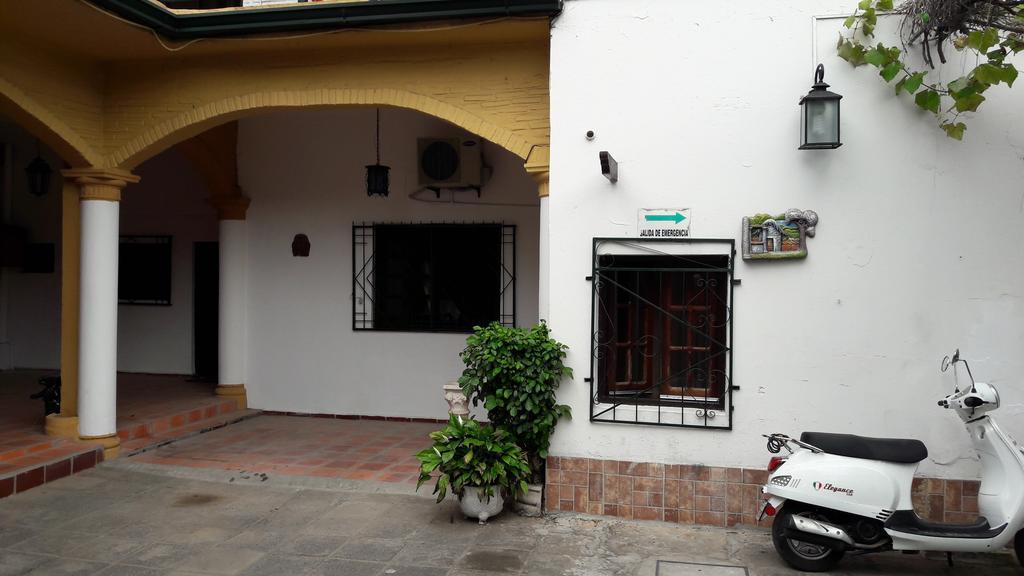 אסונסיון Residencia Leones De Castilla מראה חיצוני תמונה