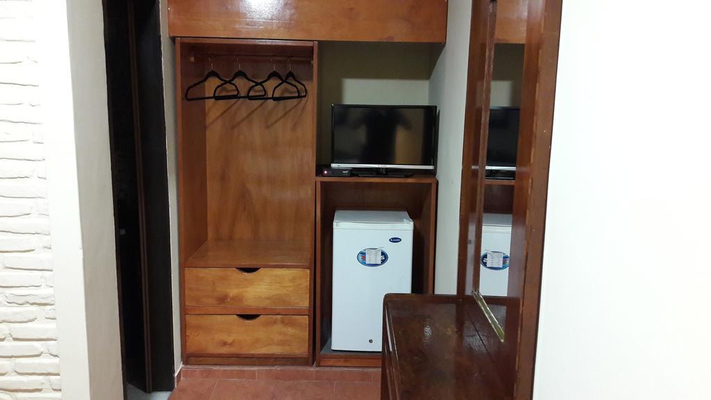 אסונסיון Residencia Leones De Castilla מראה חיצוני תמונה