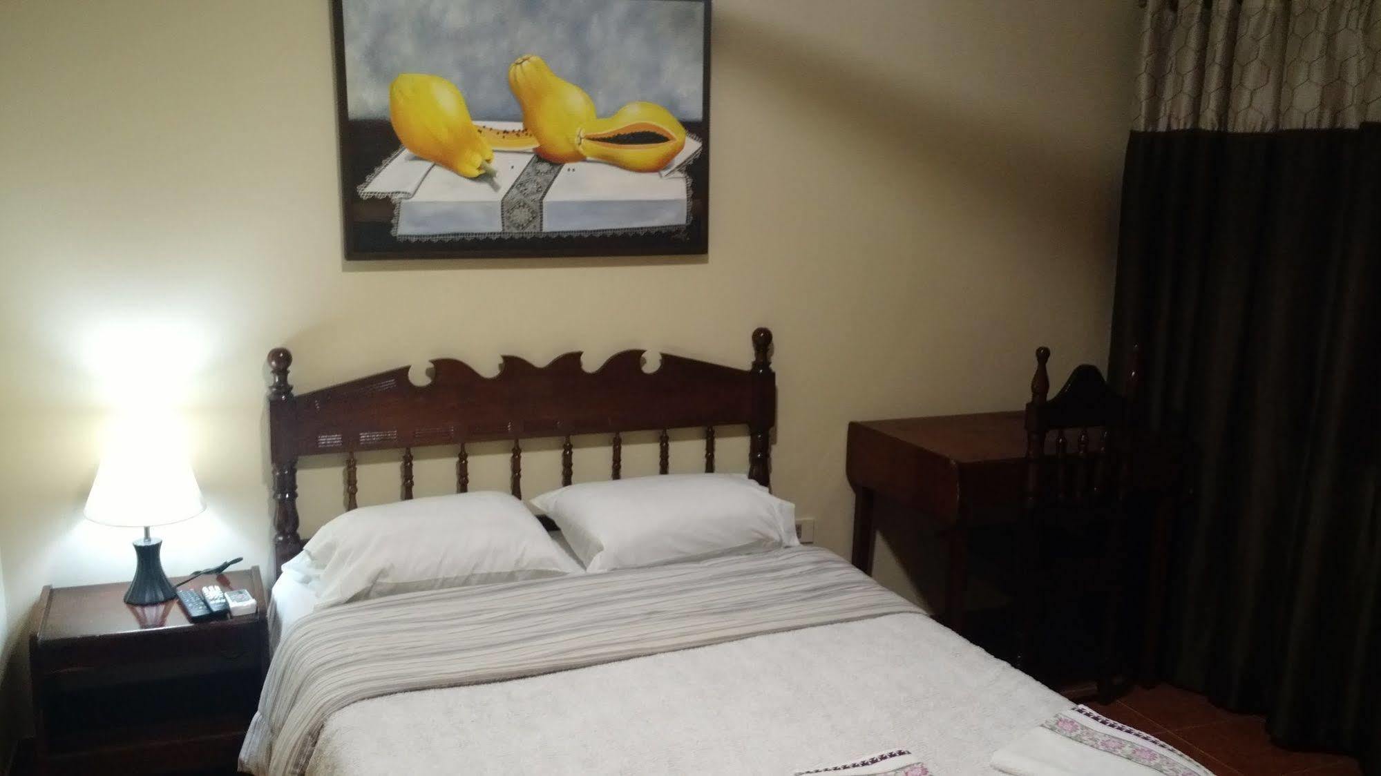 אסונסיון Residencia Leones De Castilla מראה חיצוני תמונה