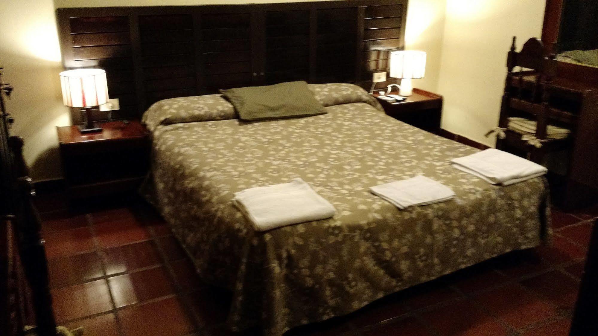 אסונסיון Residencia Leones De Castilla מראה חיצוני תמונה